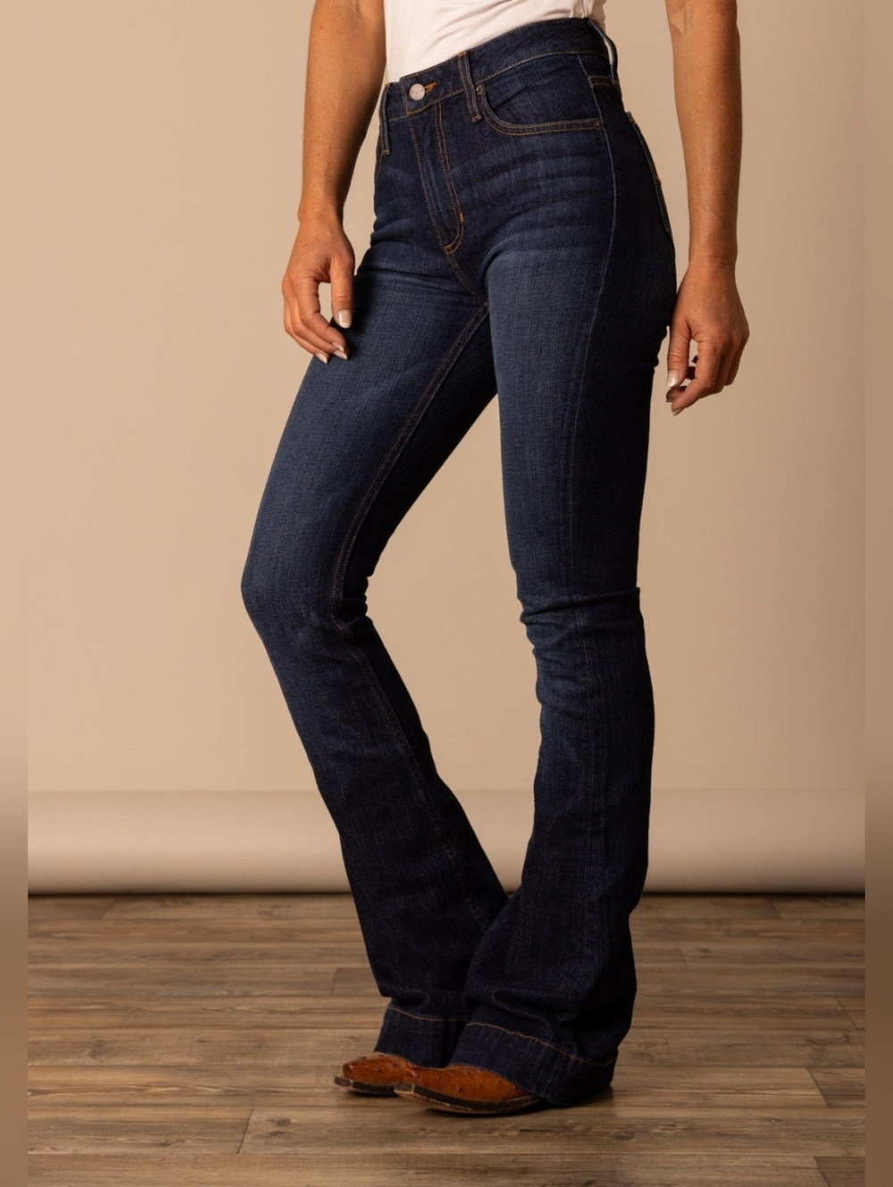 NWOT Kimes Ranch Jennifers 6X32